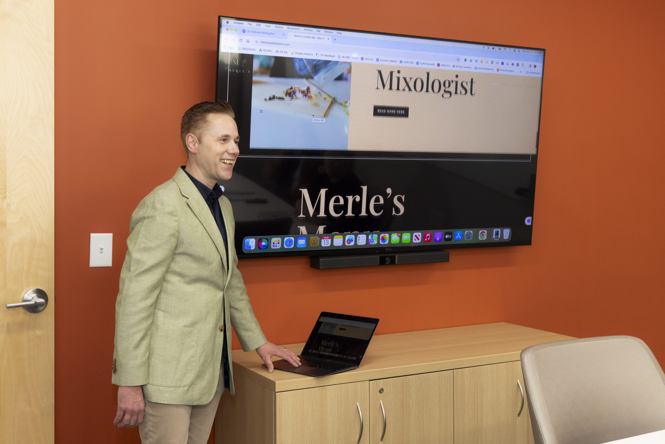 Chris Taylor Giving Presentation Chris Taylor Giving Presentation